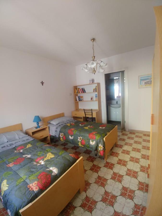 Отель La Casa Di Angelo Боса Экстерьер фото
